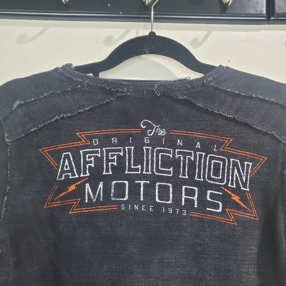 Affliction long sleeve Reversible skull waffle thermal long sleeve size med - Picture 6 of 13